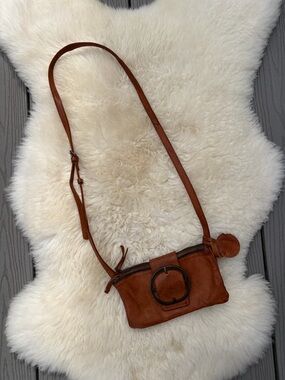 Harbor Leather Crossbody Bag in Chestnut Brown